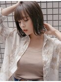 大人可愛い20代30代40代小顔ワンサイドショートボブ丸み前下がり