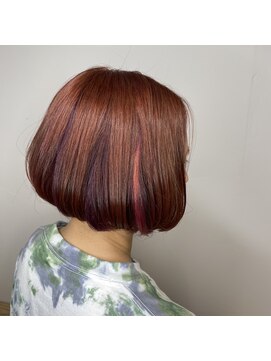 五角髪 「個性派インナーカラー」揺れると見えるビビットピンク