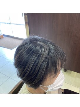 美容室 イルフェドゥ(Il fait doux) 白髪ぼかしハイライトショートボブ