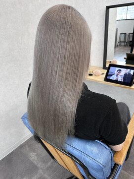 リノバイアクネ(lino by ACNE) 透明感あふれるグレーアッシュベージュ