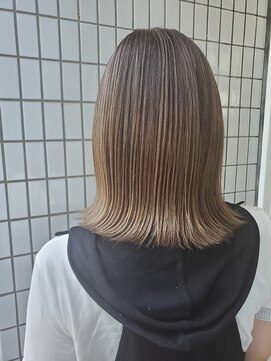 アッシュ 二俣川南口店(Ash) ◆20代30代40代肩ライン×外ハネミディアムボブ