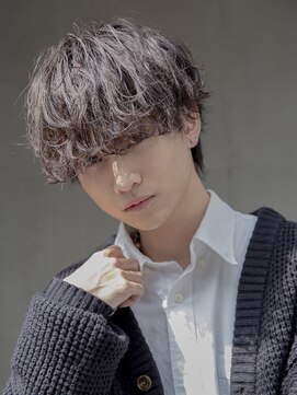 シティ(CITY) 小久保styleフェザーパーマフェザーショートグレーエンドカラー