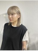 ホワイトベージュ　ハイライト　インナーカラー　ケアブリーチ