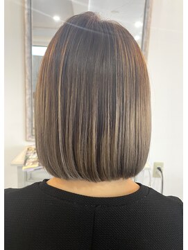 スニップヘア(snip hair) ハイライトボブ