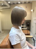 切りっぱなしボブ×ブリーチカラー