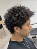 渋谷メンズスパイキーショート緩めピンツイストスパイラルパーマ