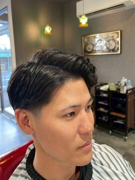 バク(BAKU) ツーブロックスッキリフェードカット