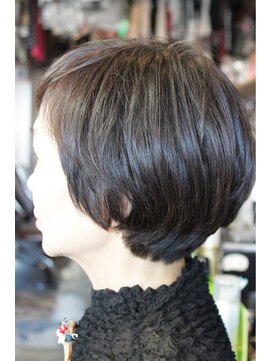 オーバーキャプテンネイキッド(OVER CAPTAIN NAKED) 生涯艶髪を考えたヘナカラーがオススメ♪ミセスの艶マッシュ