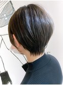 スッキリ襟足のショートスタイル