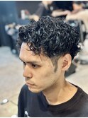 常田大希風スーツツーブロック束感グランジ黒髪パーマ流行