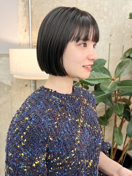 ノエ(noe) 切りっぱなしボブ×オリーブグレージュ