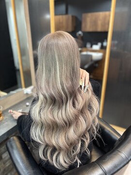 ラピス 横浜(Lapis) ミルクティーベージュシールエクステハイライトブリーチカラー