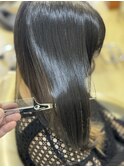乾かすだけで柔らかく潤う艶髪 髪質改善プラチナストレート