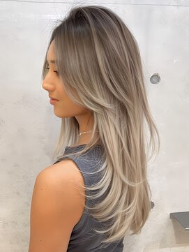 ヨロ 上野(YOLO) ハイライトカラーミルクティーベージュレイヤーカット