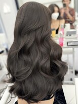 アマトウキョウスマートサロン(AMA TOKYO×Smart Salon)&nbsp;グレージュ　ブリーチなし　レイヤーカット　海外風