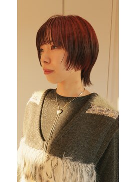 グーム(goom.) 大人可愛い艶髪暖色コーラルピンクくびれマッシュウルフレイヤー