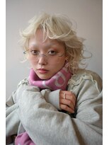 バイブ(Vibe)&nbsp;ホワイトブロンド×レイヤーボブ