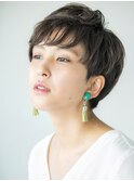 凛とした大人雰囲気漂うクールニュアンスベリーショートスタイル