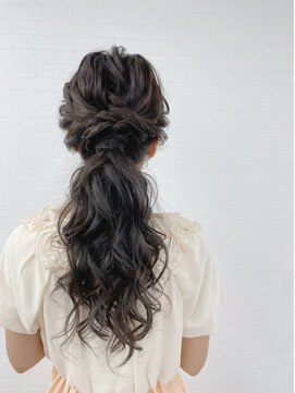 グランルッソ 岡山駅前(GRAN LUSSO) 結婚式にも華やかでおすすめです！