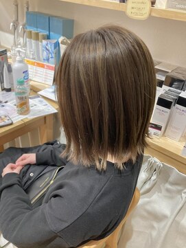 メルク(merc.) 外ハネ×マットグレージュ