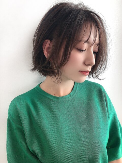 【西梅田】３０代ヘアシースルーバング上品前下がりレイヤーボブ