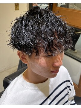 フリーク バーバーショップ 都島店(FREAK BARBER SHOP) ツイストスパイラルパーマ無造作ツーブロックマッシュ