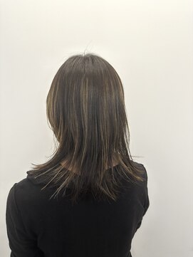ゼンドットカラスマ(Zen.karasuma) ハイライト×地毛風ストレート20代30代40代