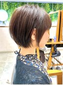美髪シアーカラーピンクブラウンショートカット切りっぱなしボブ
