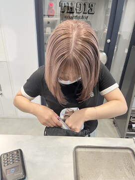 エイト 横浜店(EIGHT) ピンクベージュ[韓国ヘア/ブリーチ/ダブルカラー/横浜］