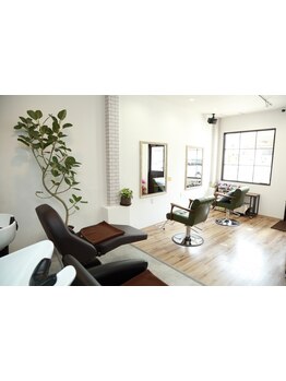 2席のみのプライベートサロン＊周りを気にせずゆったり寛ぎながら、あなたの”なりたい”が叶う。