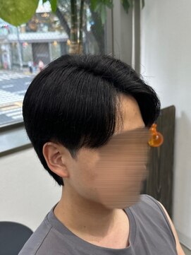 フイ 新宿3丁目(Hui) フェザーパーマ/グレーブルーカラー/刈り上げショートパンク