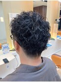 学生メンズ◎スパイキーパーマ縦落ちツイスパモテ髪