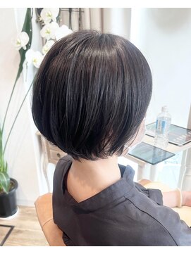 マカナ(makana) シンプルショートボブ