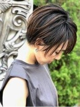 ヘアーガーデンニコモカ(Hair Garden NICOMOCA)の写真/【千舟通り2階×女性スタイリスト】1人1人の髪質に合わせた白髪染め、デザイン性も楽しめるグレイカラー◎