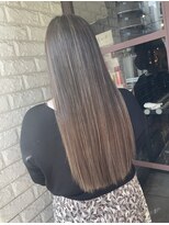 リー 東三国(Lee)&nbsp;ロング×ハイライトカラーベージュ