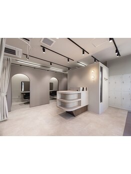 日常から離れられる特別な空間。美髪になる為の髪質改善サロンです。丁寧なカウンセリングでお悩みも改善◎