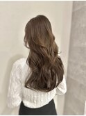 レイヤーカット　透明感カラー　くすみベージュ　顔まわりカット