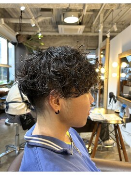 ビハインドザカーテン(BEHIND THE CURTAIN) 【外国人風スタイル】メンズパーマ