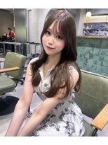 ゼスト リル 新宿(ZEST lill)&nbsp;レイヤーカット ベージュカラー 顔周りカット