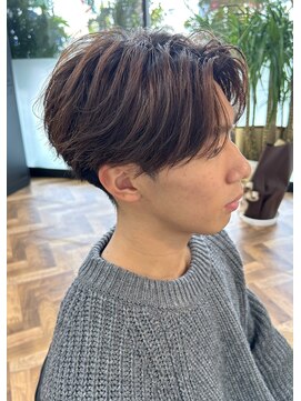 シーイー(C.E) 毛流れセンターパート