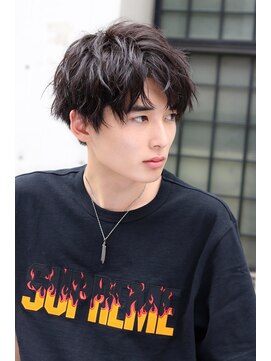 ネイビー(NAVY) コンマヘア かき上げヘア くせ毛風パーマ 韓国ヘア BTSマッシュ