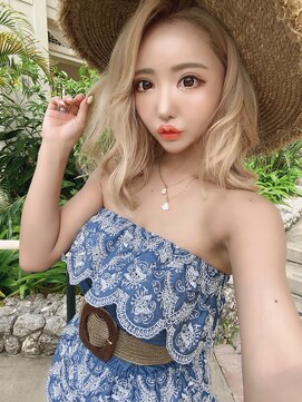 ローレン(Rollen) ホワイトベージュ、シールエクステで作るミディアムボブ！