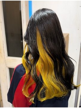リッカヘアー(Ricca hair) インナーカラー黒髪×イエローカラー大人かわいいゆるふわロング