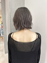 ヨーク(YOKE)&nbsp;YOKE 切りっぱなしボブ結べるボブミルクティーアッシュブリーチ