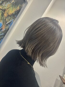 ララ バイ ルート(LaLa by Route) 切りっぱなしボブ　オリーブアッシュ