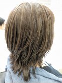 白髪ぼかしハイライト　明るい白髪染め　ミディアム