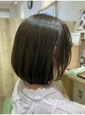 ボブ×オリーブグレージュカラー