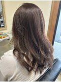 オリーブベージュ
