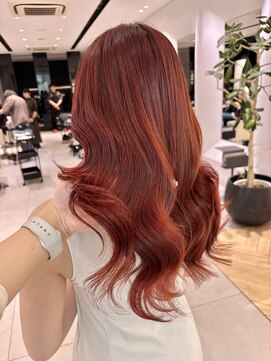 ステア ケース(stair case) 韓国オレンジピンクカラーブリーチなしレイヤーカット