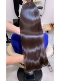 自然な艶とまとまりのプレミアム縮毛矯正